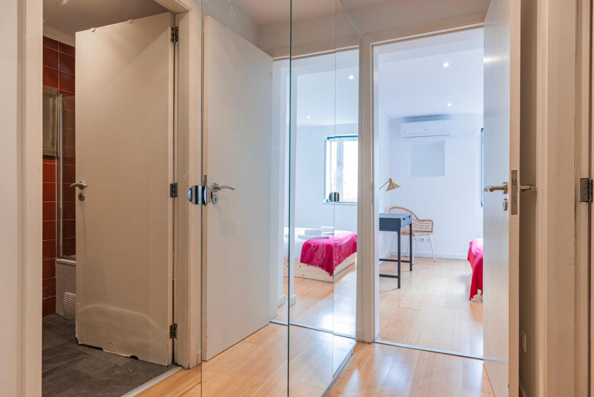 Madragoa Hideout Apartment Lisbon Bagian luar foto