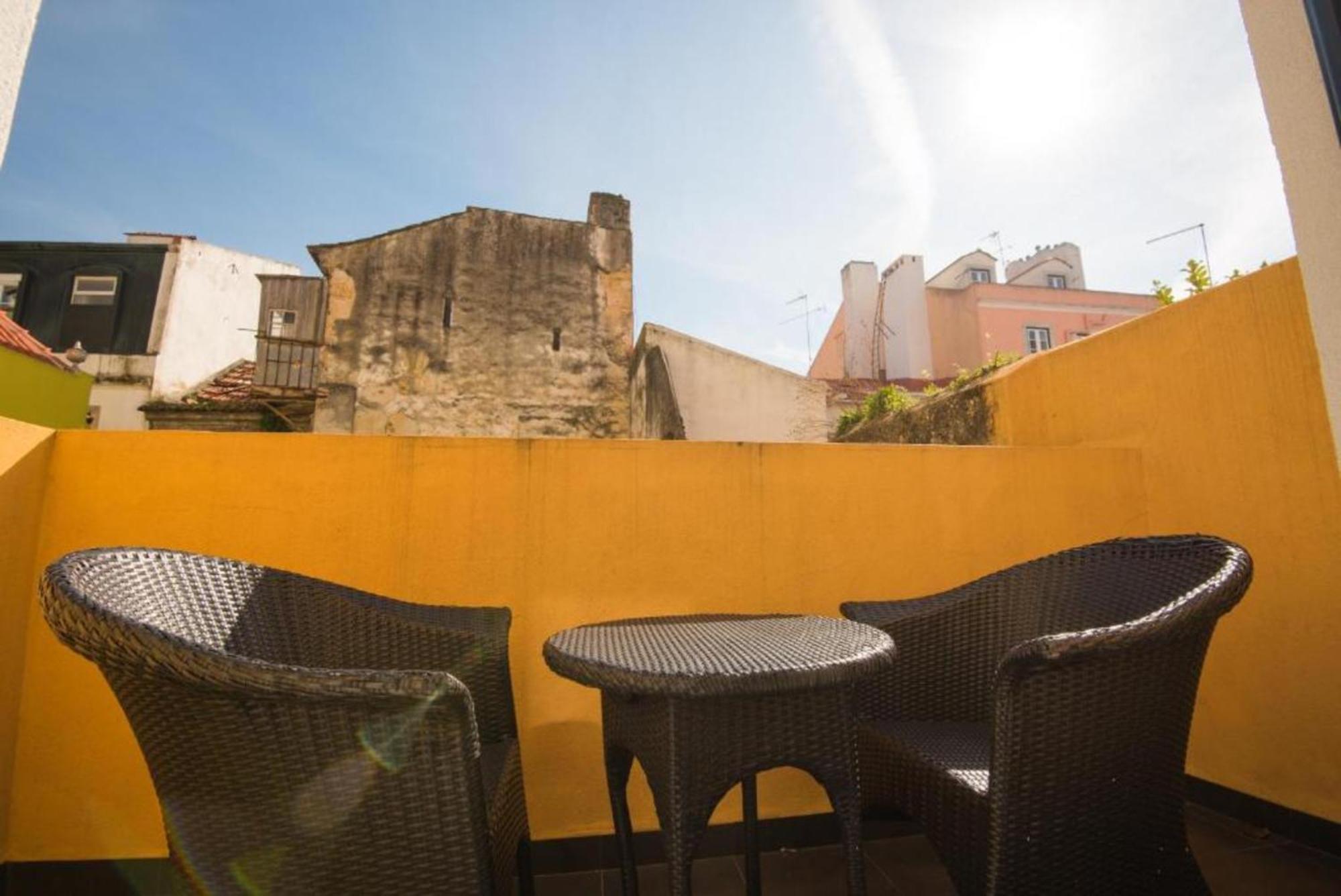 Madragoa Hideout Apartment Lisbon Bagian luar foto