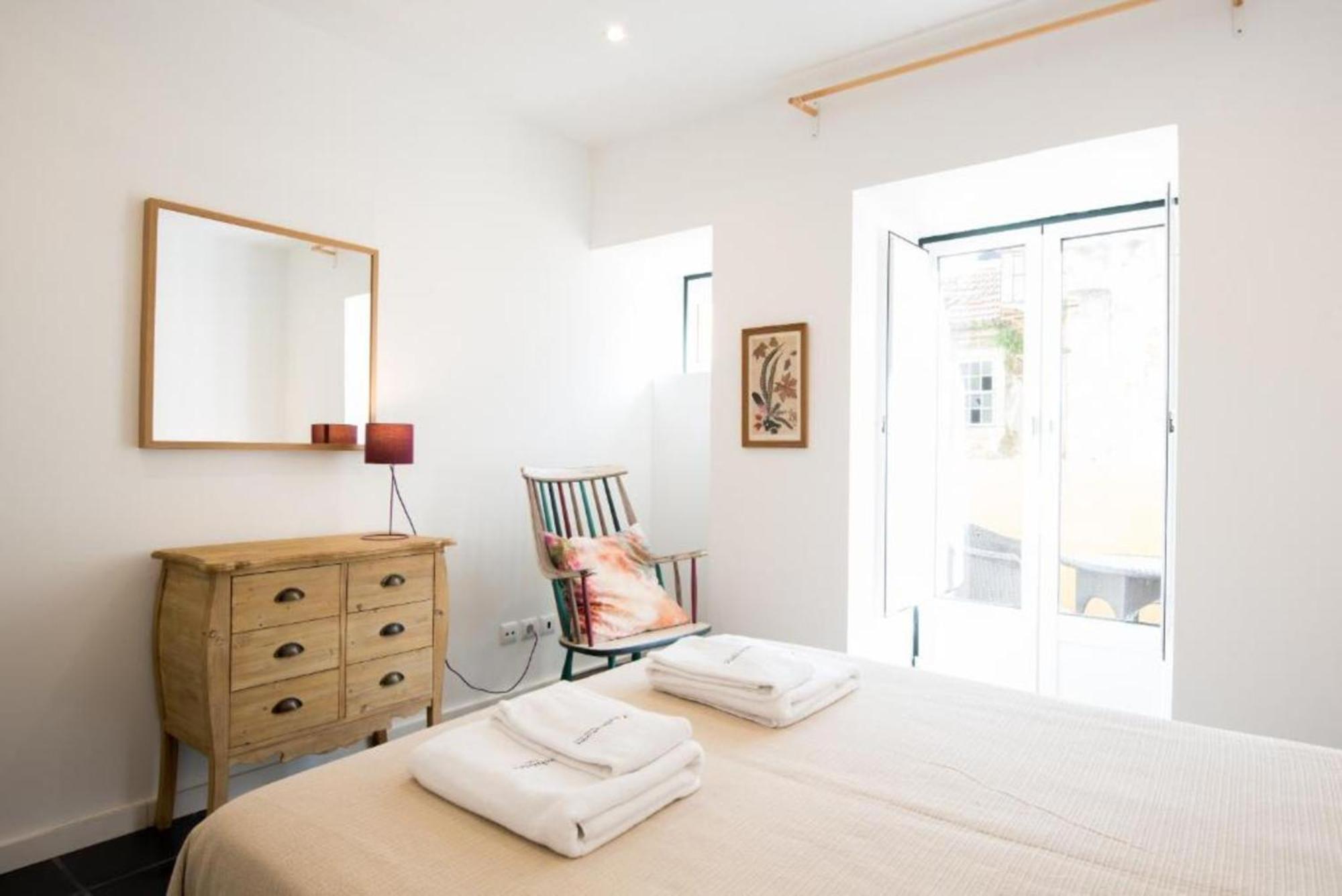 Madragoa Hideout Apartment Lisbon Bagian luar foto